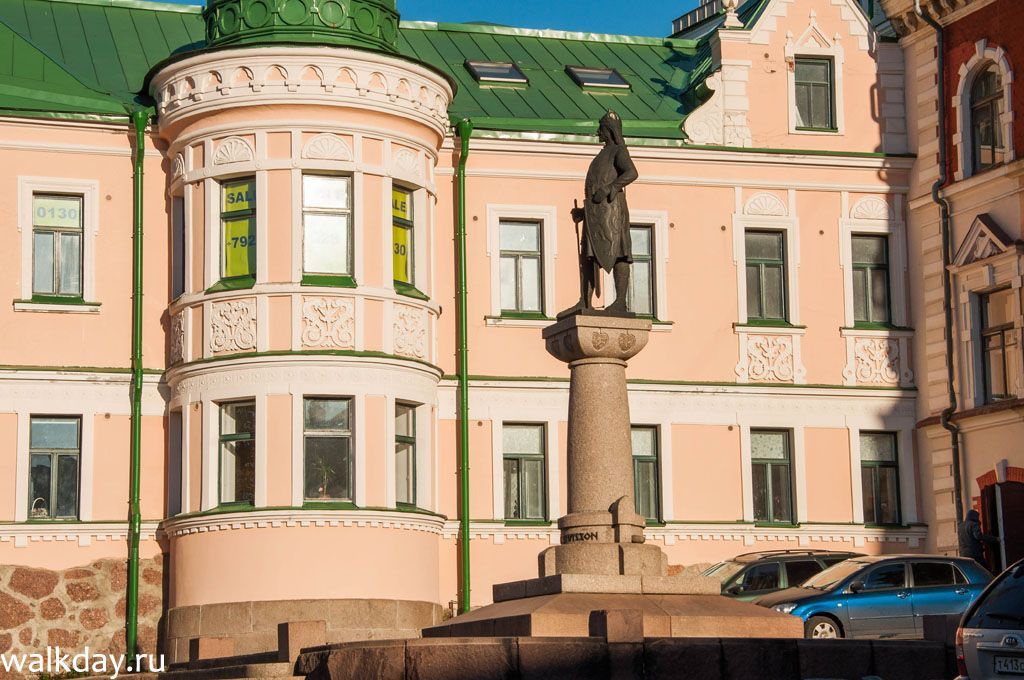 Памятник Торгельсу Кнутссону на Ратушной площади в Выборге. Памятник Торгельсу Кнутссону на Ратушной площади в Выборге