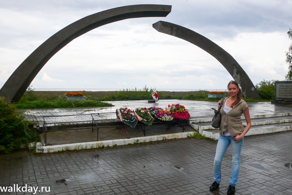 Мемориал "Разорванное кольцо" на берегу Ладожского озера, Ленобласть Мемориал "Разорванное кольцо" на берегу Ладожского озера, Ленобласть