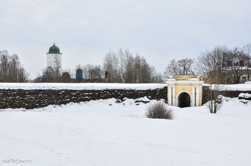 Равелинные ворота